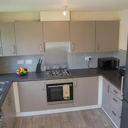 Modern 3-bed House Leeds, Sleeps 7, Parking, Wi-fi Apartment Leeds (West Yorkshire)