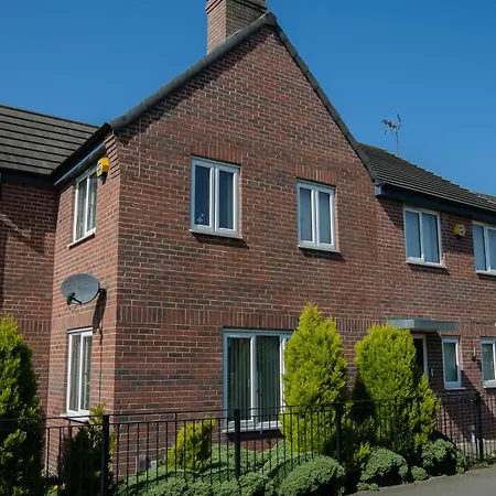 Modern 3-bed House Leeds, Sleeps 7, Parking, Wi-fi Apartment Leeds (West Yorkshire)